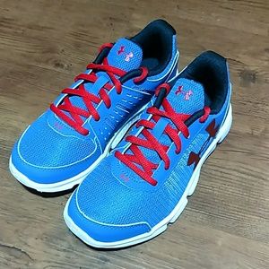 NWT Under Armour BPS Speed Swift Boys Sz 1.5